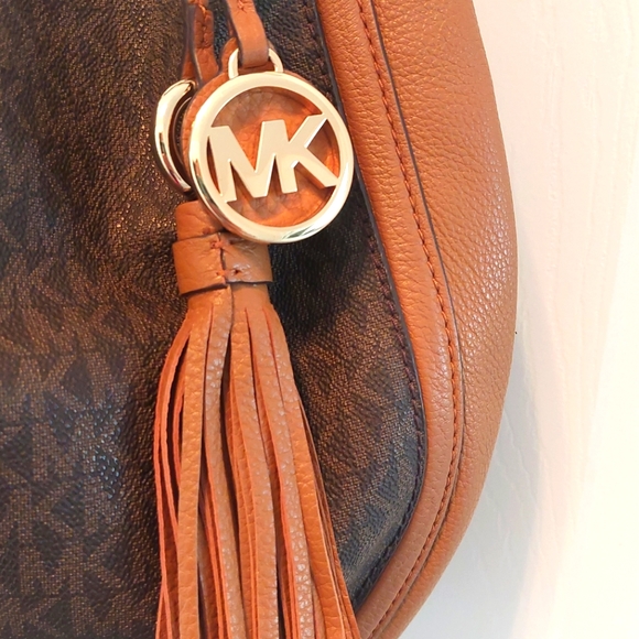 Michael Kors purse - Picture 3 of 6